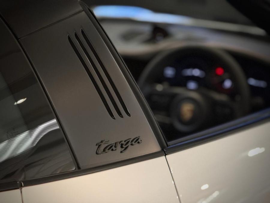 911 992 TARGA 4 GTS - Image 5